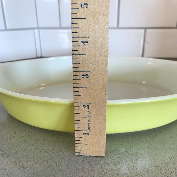 Pyrex Divided Dish - Picture 7 of 7